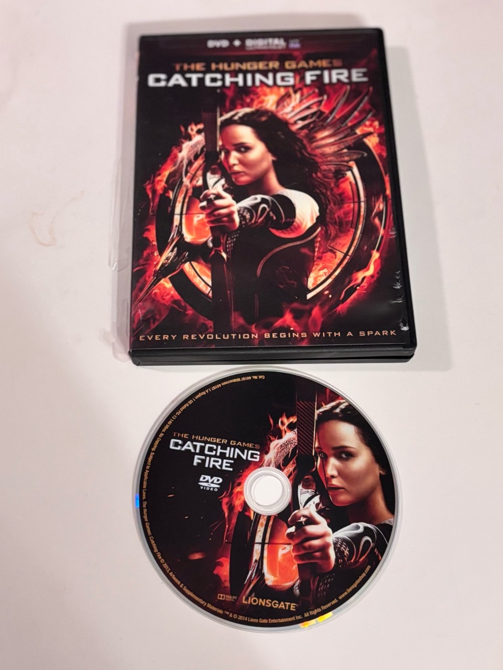 The Hunger Games: Catching Fire DVD - Jennifer Lawrence - Red & Black Artwork